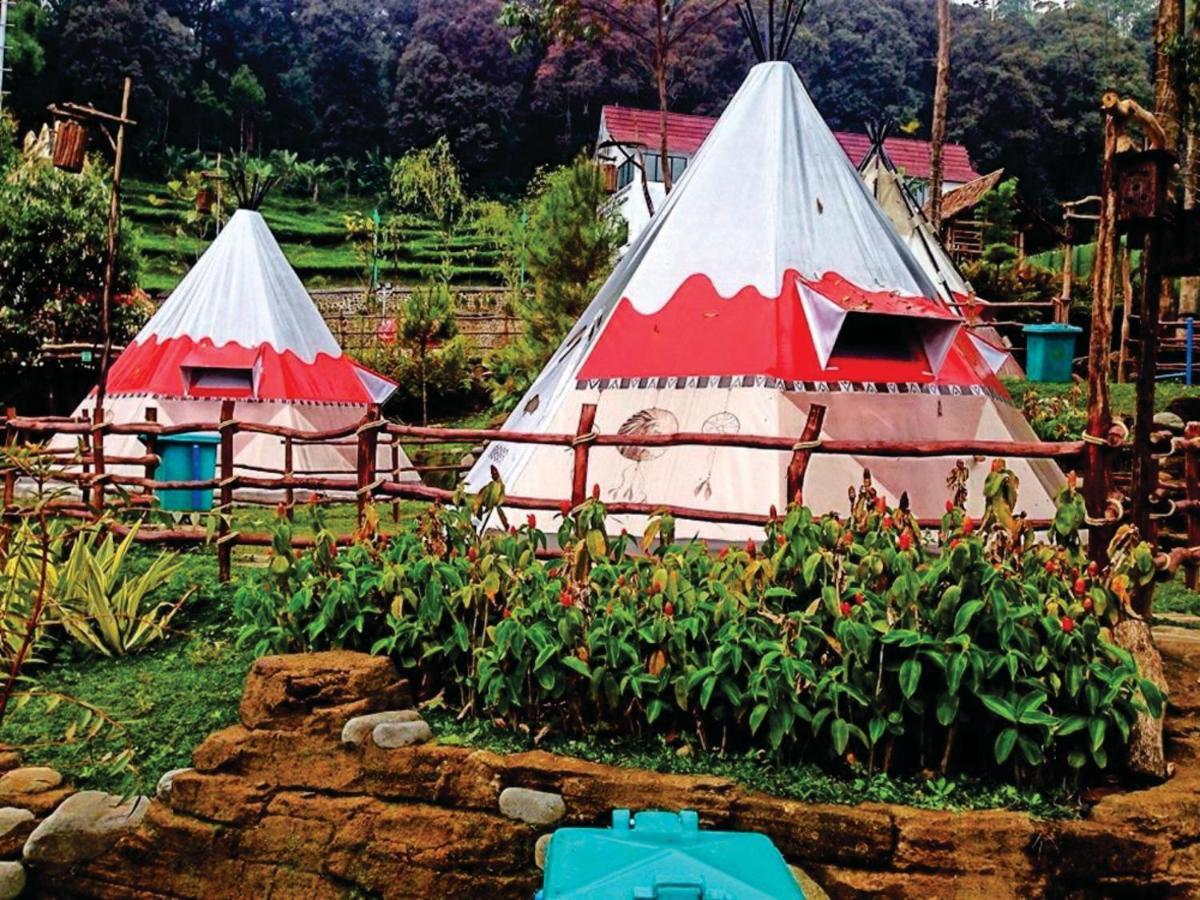 Ciwidey Valley Resort Hot Spring Waterpark Rancabali Exterior photo